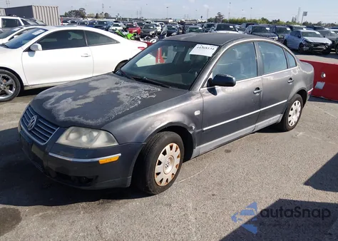 2003 Volkswagen Passat z USA, uszkodzony, nr VIN WVWMC63B13P276088